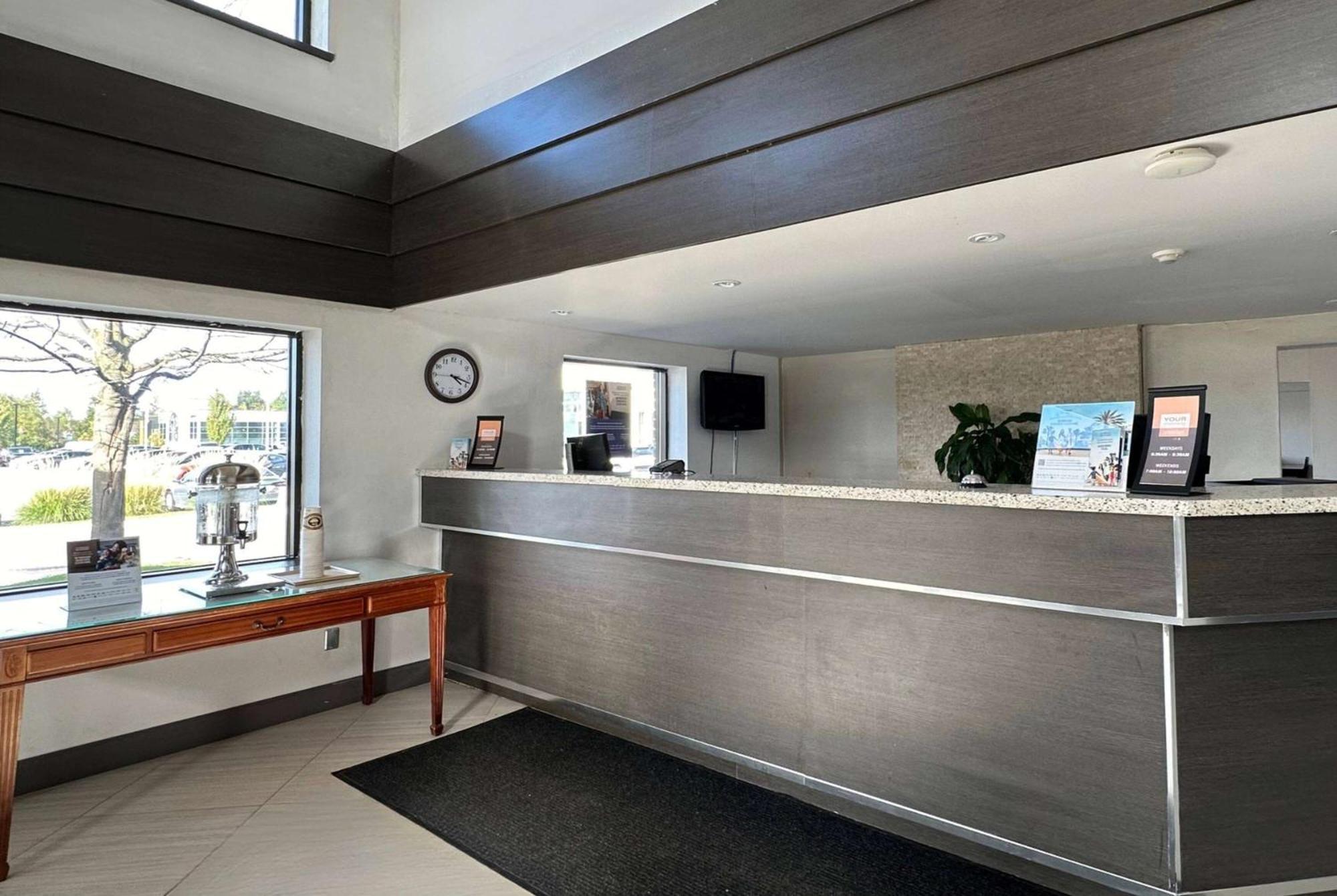 Travelodge By Wyndham וולאנד מראה חיצוני תמונה
