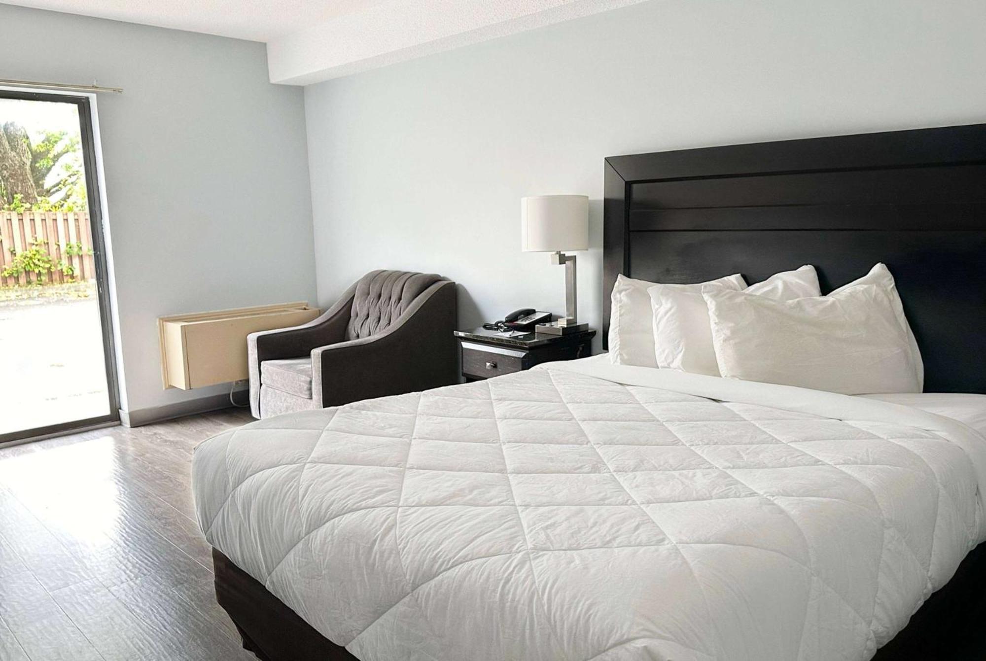 Travelodge By Wyndham וולאנד מראה חיצוני תמונה